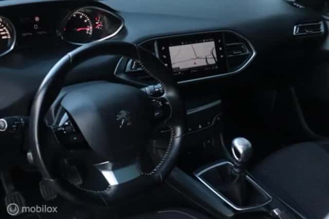 Peugeot 308 (2019) thumbnail 12