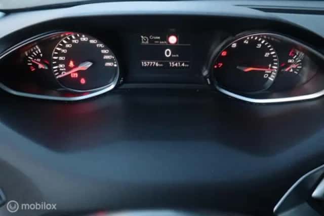 Peugeot 308 (2019) thumbnail 14