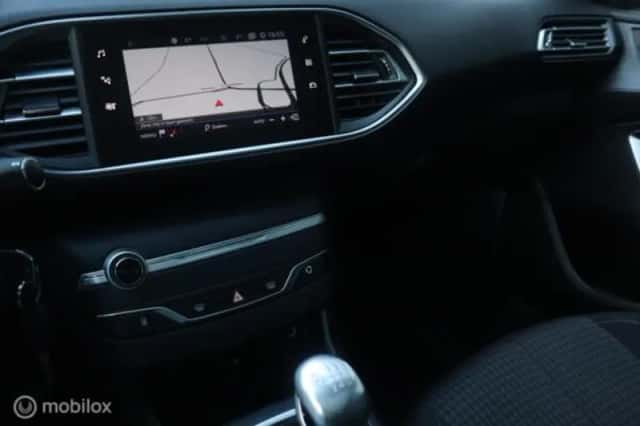 Peugeot 308 (2019) thumbnail 16