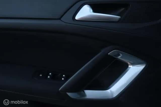 Peugeot 308 (2019) thumbnail 25