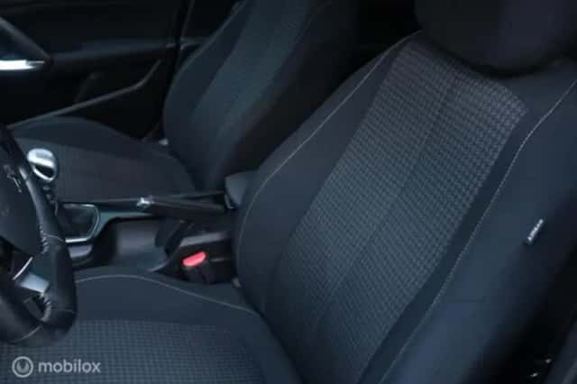 Peugeot 308 (2019) thumbnail 26