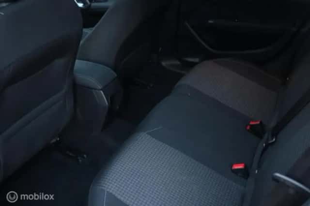 Peugeot 308 (2019) thumbnail 27