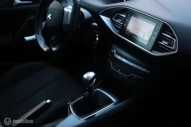 Peugeot 308 (2019) thumbnail 35