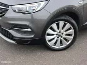 Opel Grandland (2019) thumbnail 3