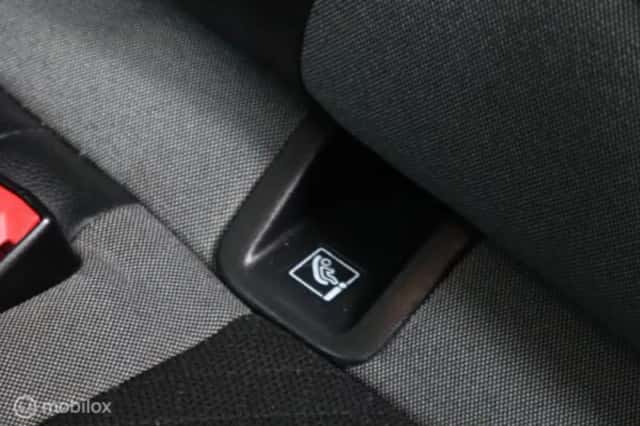 Opel Grandland (2019) thumbnail 31
