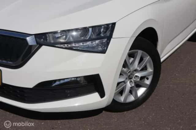 Škoda Scala (2022) thumbnail 2