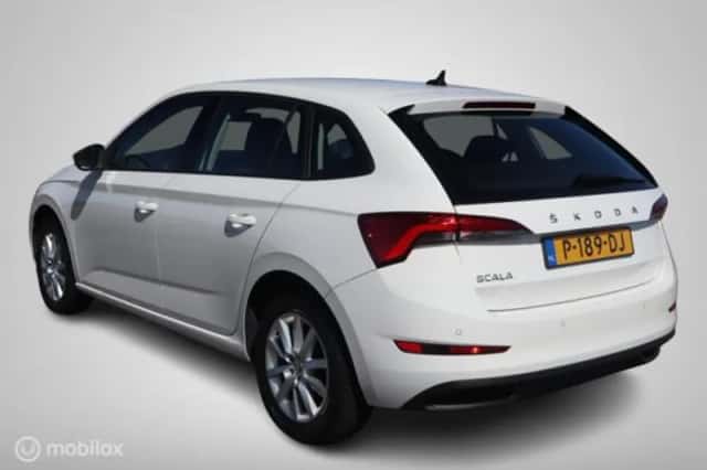 Škoda Scala (2022) thumbnail 32