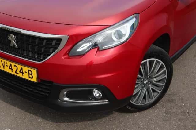 Peugeot 2008 (2019) thumbnail 2