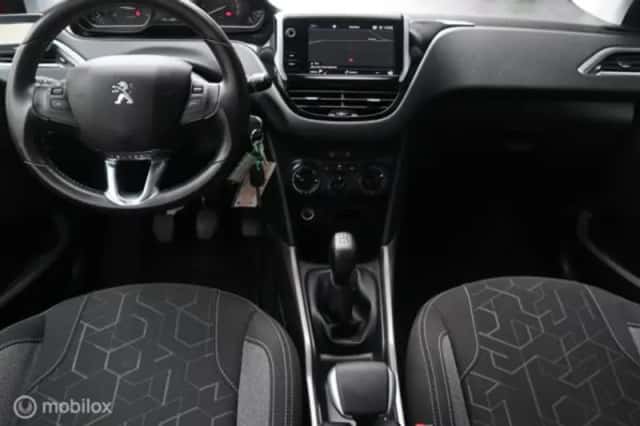 Peugeot 2008 (2019) thumbnail 14