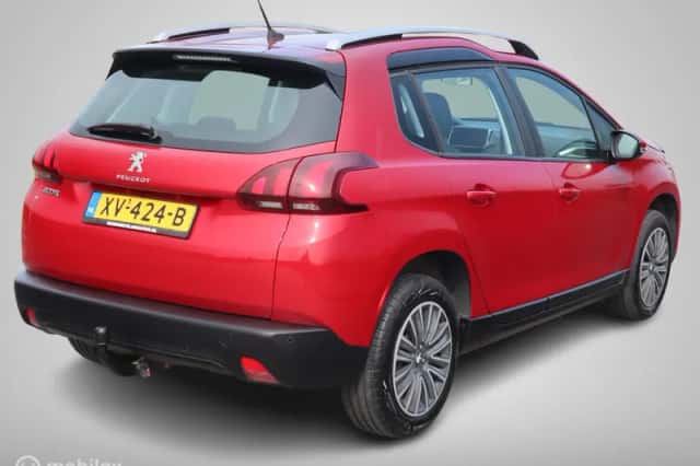 Peugeot 2008 (2019) thumbnail 3
