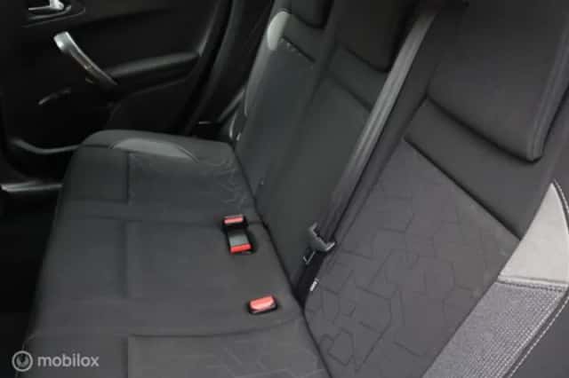 Peugeot 2008 (2019) thumbnail 25