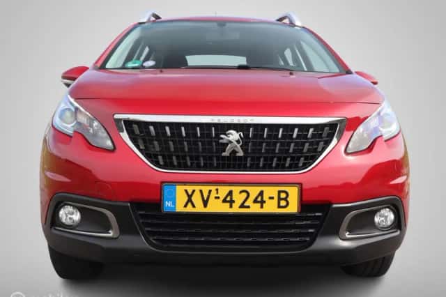 Peugeot 2008 (2019) thumbnail 4