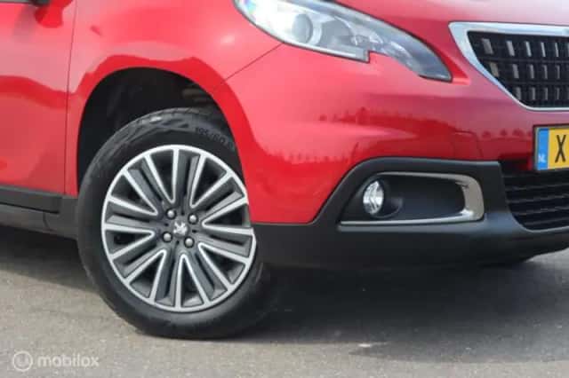 Peugeot 2008 (2019) thumbnail 36