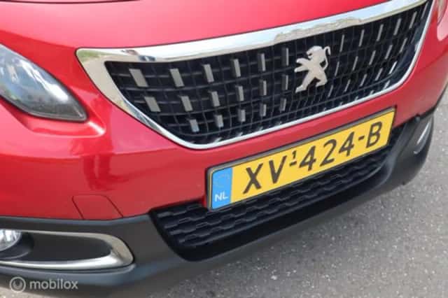 Peugeot 2008 (2019) thumbnail 8