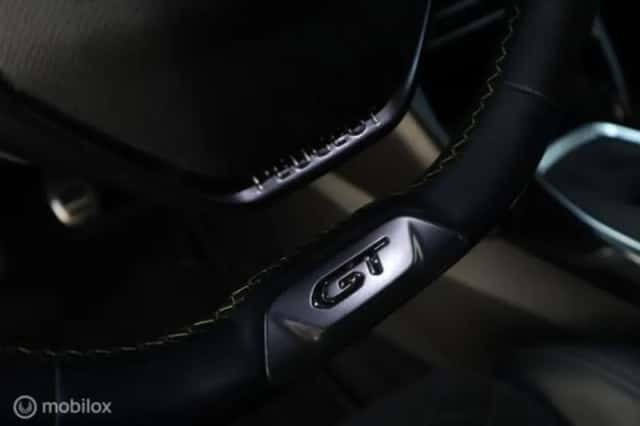 Peugeot 2008 (2021) thumbnail 16