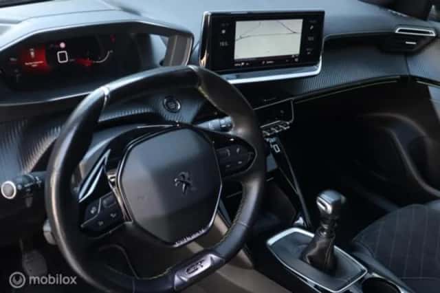 Peugeot 2008 (2021) thumbnail 18