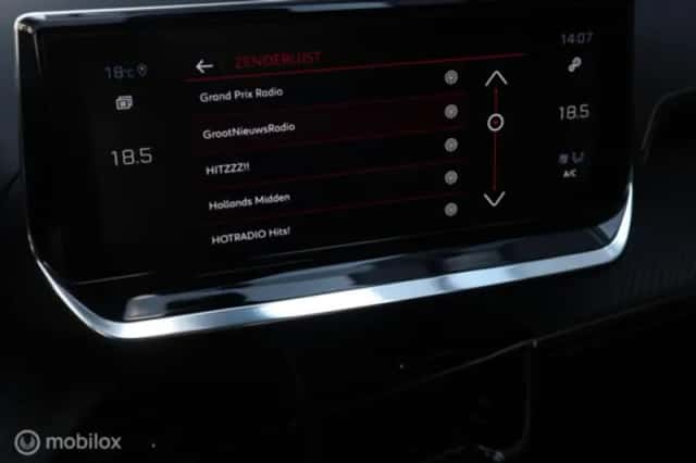 Peugeot 2008 (2021) thumbnail 22