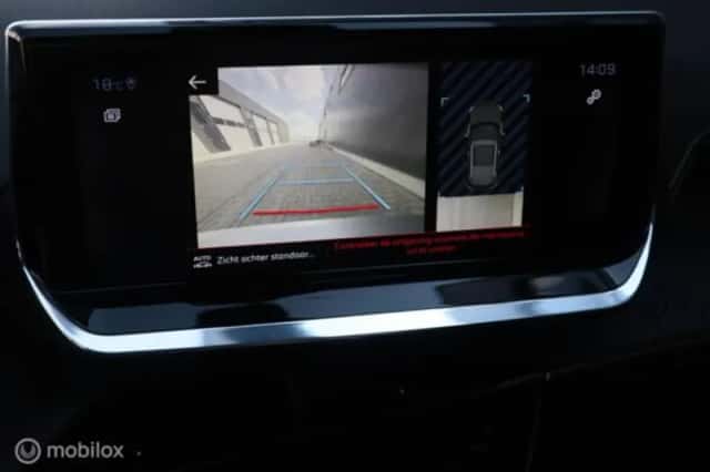 Peugeot 2008 (2021) thumbnail 24