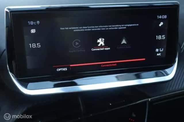 Peugeot 2008 (2021) thumbnail 26
