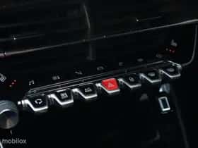 Peugeot 2008 (2021) thumbnail 28