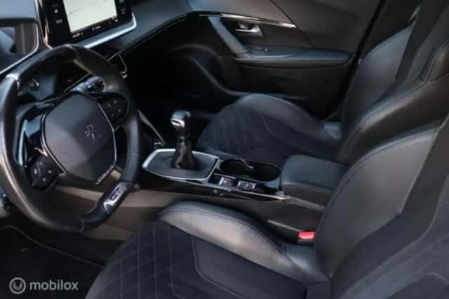 Peugeot 2008 (2021) thumbnail 30