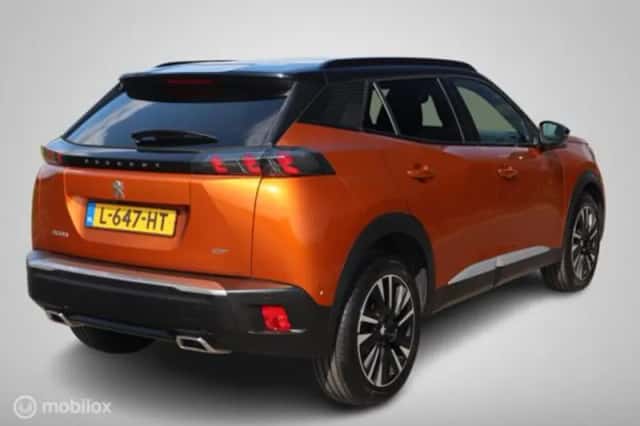 Peugeot 2008 (2021) thumbnail 4