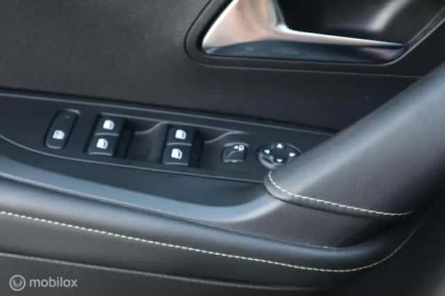 Peugeot 2008 (2021) thumbnail 31