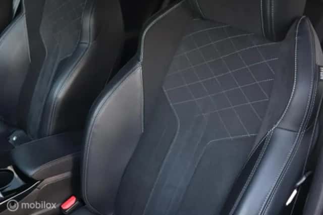 Peugeot 2008 (2021) thumbnail 32