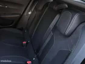 Peugeot 2008 (2021) thumbnail 35