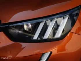 Peugeot 2008 (2021) thumbnail 5