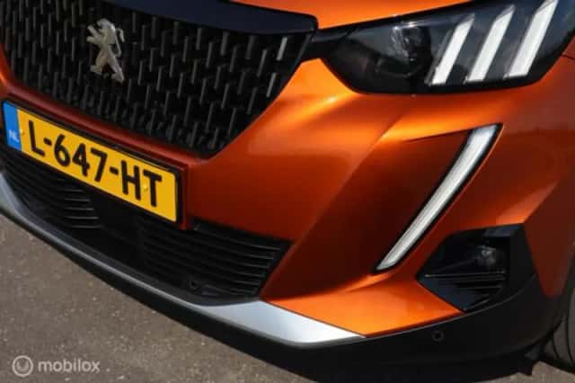 Peugeot 2008 (2021) thumbnail 7