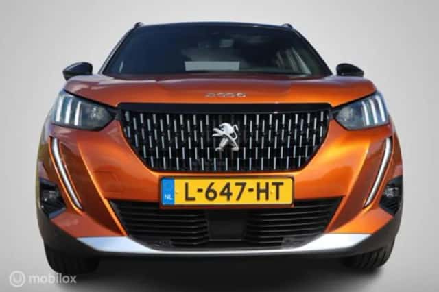 Peugeot 2008 (2021) thumbnail 8