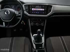 Volkswagen T-Roc (2022) thumbnail 15