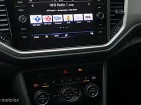 Volkswagen T-Roc (2022) thumbnail 16