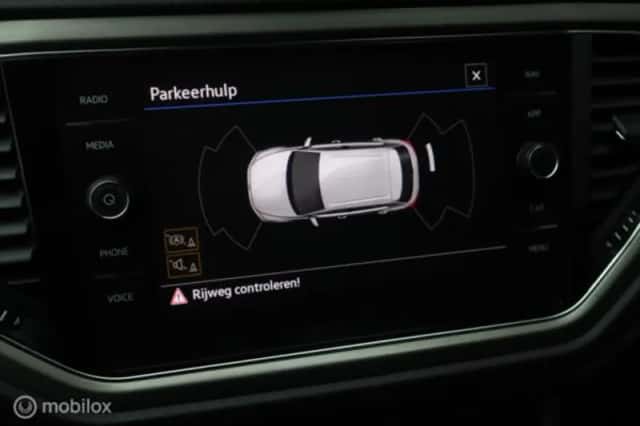 Volkswagen T-Roc (2022) thumbnail 21