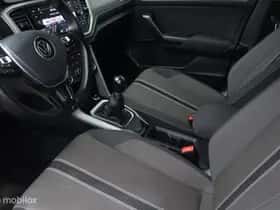Volkswagen T-Roc thumbnail 24