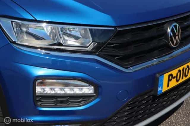 Volkswagen T-Roc (2022) thumbnail 6