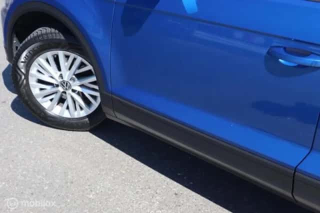 Volkswagen T-Roc (2022) thumbnail 8