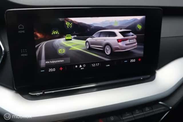 Škoda Octavia (2021) thumbnail 25