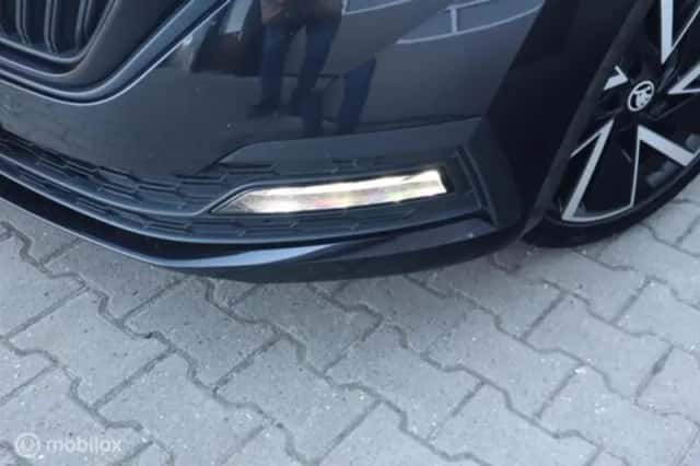 Škoda Octavia (2021) thumbnail 7