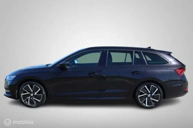 Škoda Octavia (2021) thumbnail 8