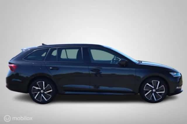 Škoda Octavia (2021) thumbnail 10