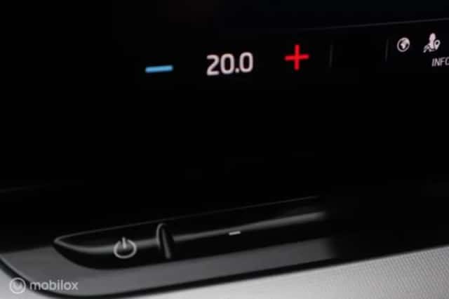 Škoda Octavia (2021) thumbnail 26
