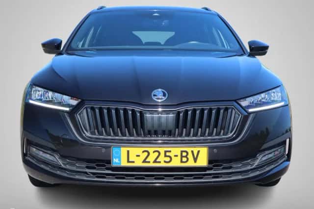 Škoda Octavia (2021) thumbnail 4