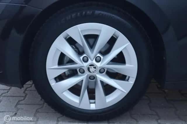 Škoda Octavia (2021) thumbnail 39