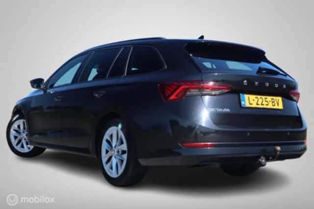 Škoda Octavia (2021) thumbnail 48