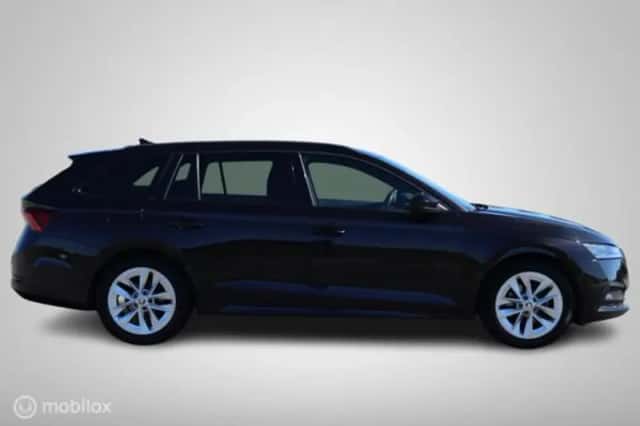 Škoda Octavia (2021) thumbnail 8