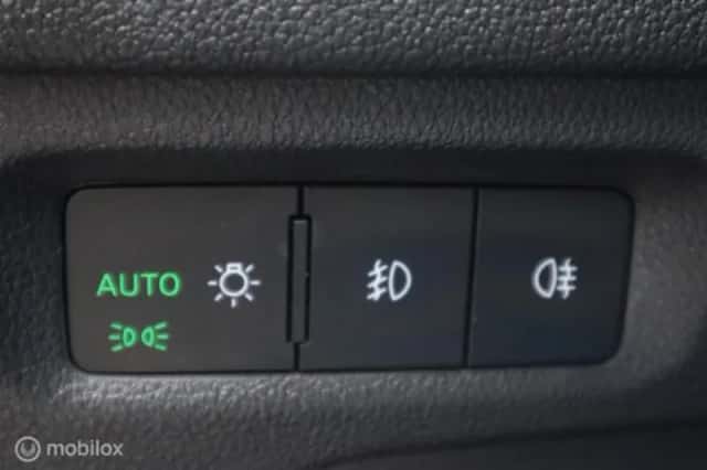 Škoda Octavia (2021) thumbnail 10