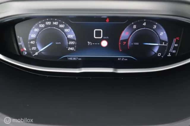Peugeot 3008 (2017) thumbnail 13
