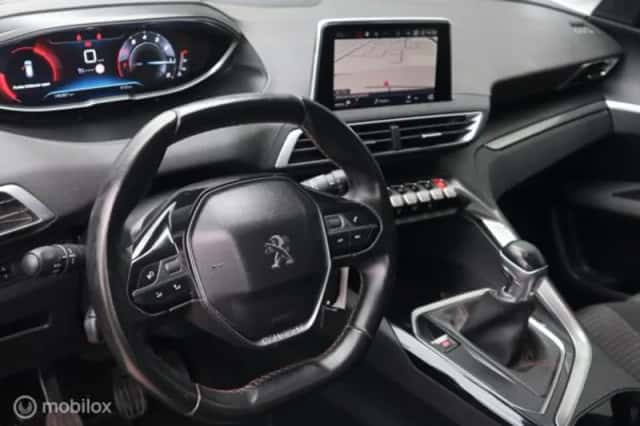 Peugeot 3008 (2017) thumbnail 15